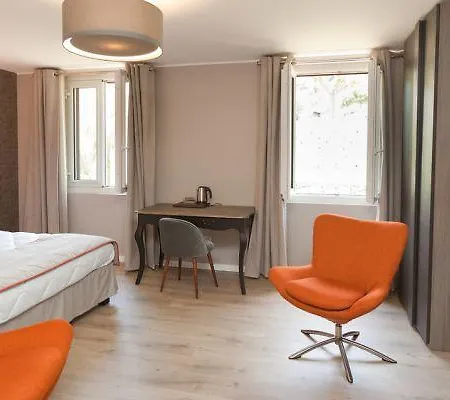 L'appollu Aparthotel
